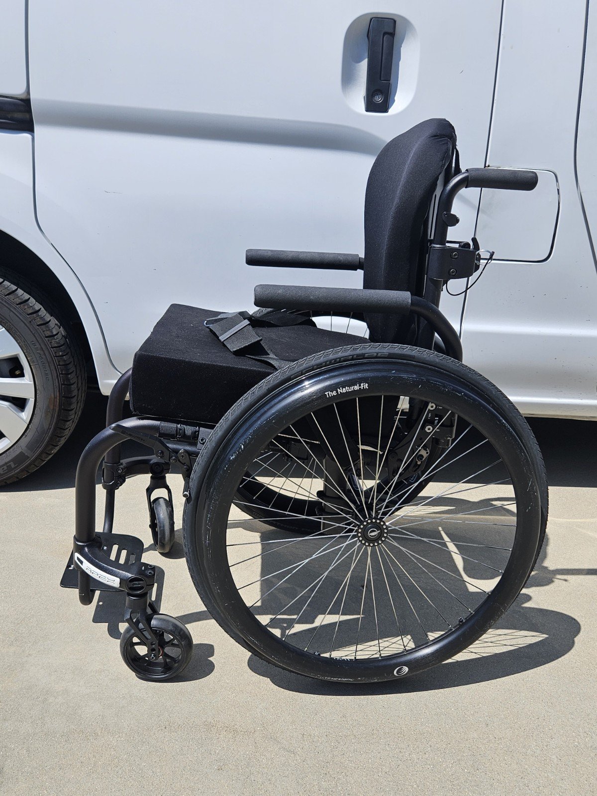 Motion Composites APEX Rigid Wheelchair 15"x16" Used 15" X 16"