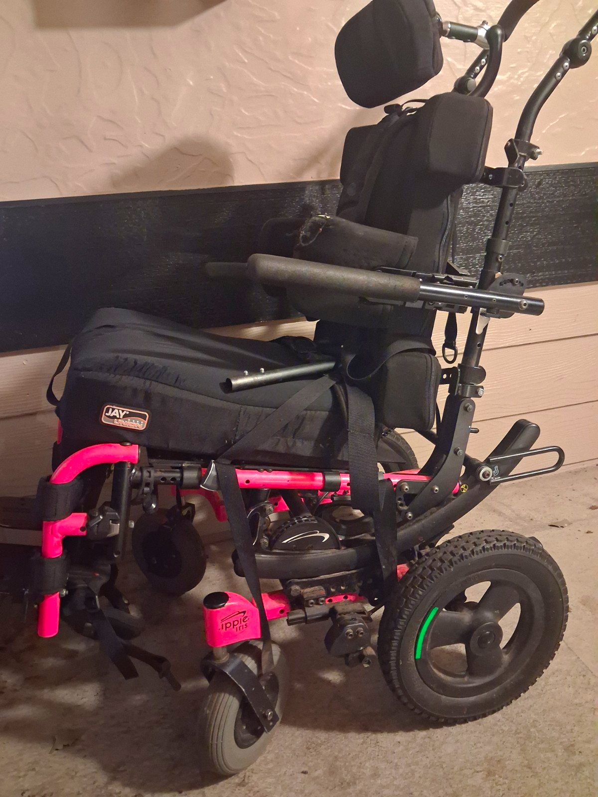 Quickie Iris Tilt-In-Space Manual Wheelchair, Child Pink/Black