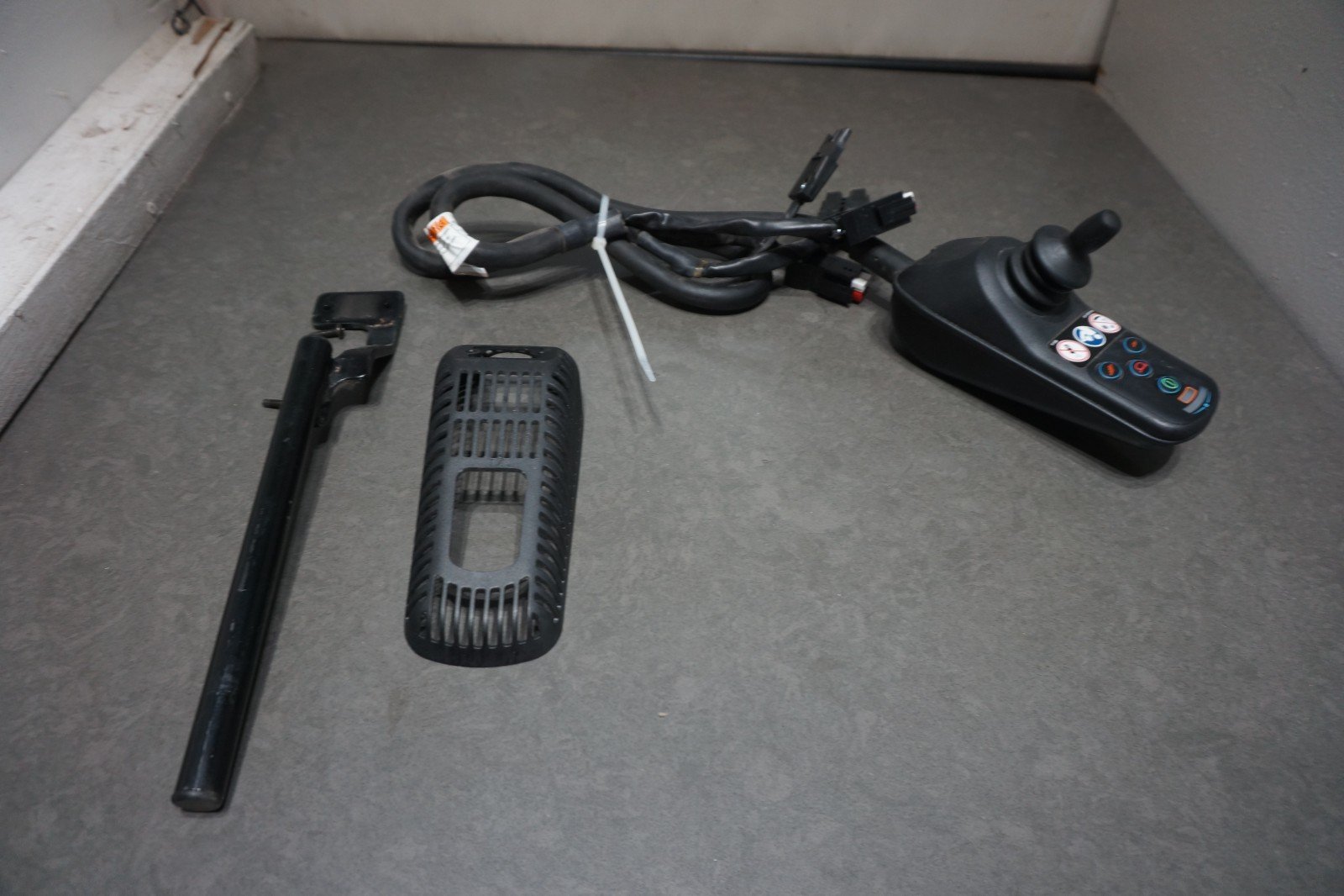 VSI 4-key power wheelchair joystick controller D50692.01 CTLDC 1418